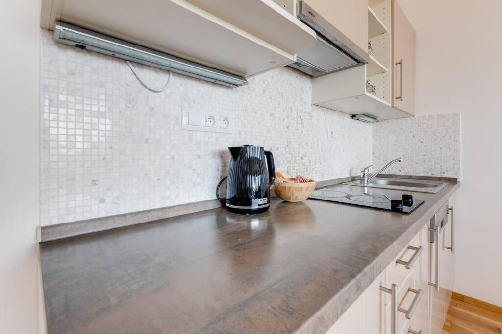 Jt'S Apartments Korunni Str. 프라하 외부 사진